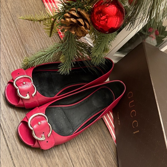 Gucci Salandia Peep Toe Flats/Red Patent Silver Interlocking G hardware Size 39 - Picture 12 of 12